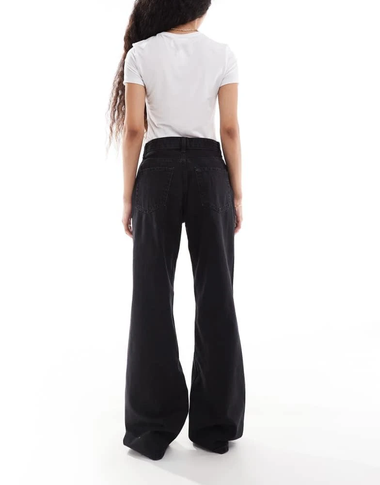 Bershka Bershka Petite high waisted 90s wide leg jeans in black 2
