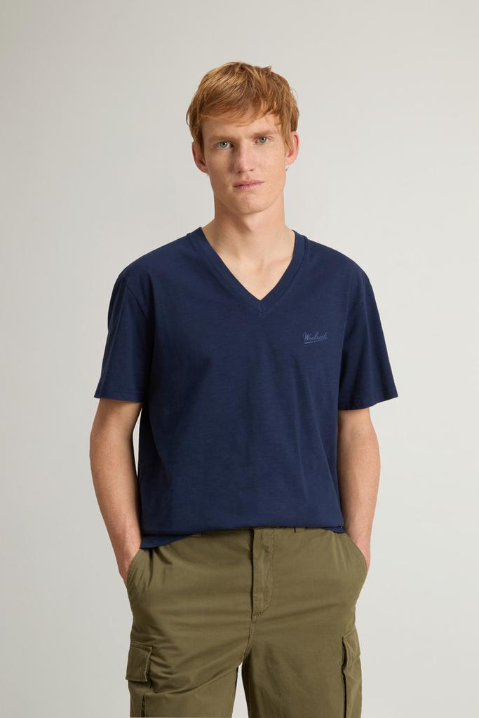 Woolrich Pure Cotton Slub T-Shirt with V-Neck - Men - Blue