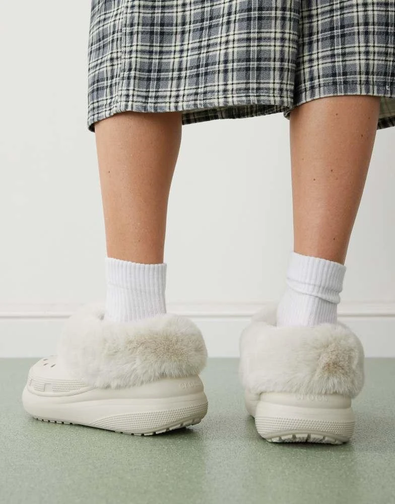 Crocs Crocs unisex furever crush fur lined clog in pumice 3
