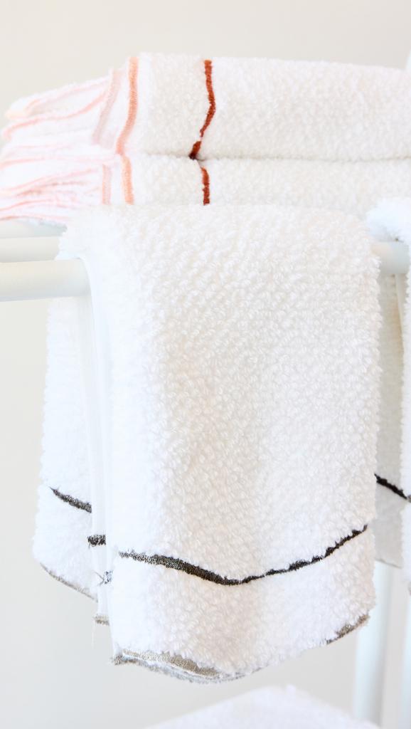 Kassatex Shopbop x Scalloped Washcloth Set of 4