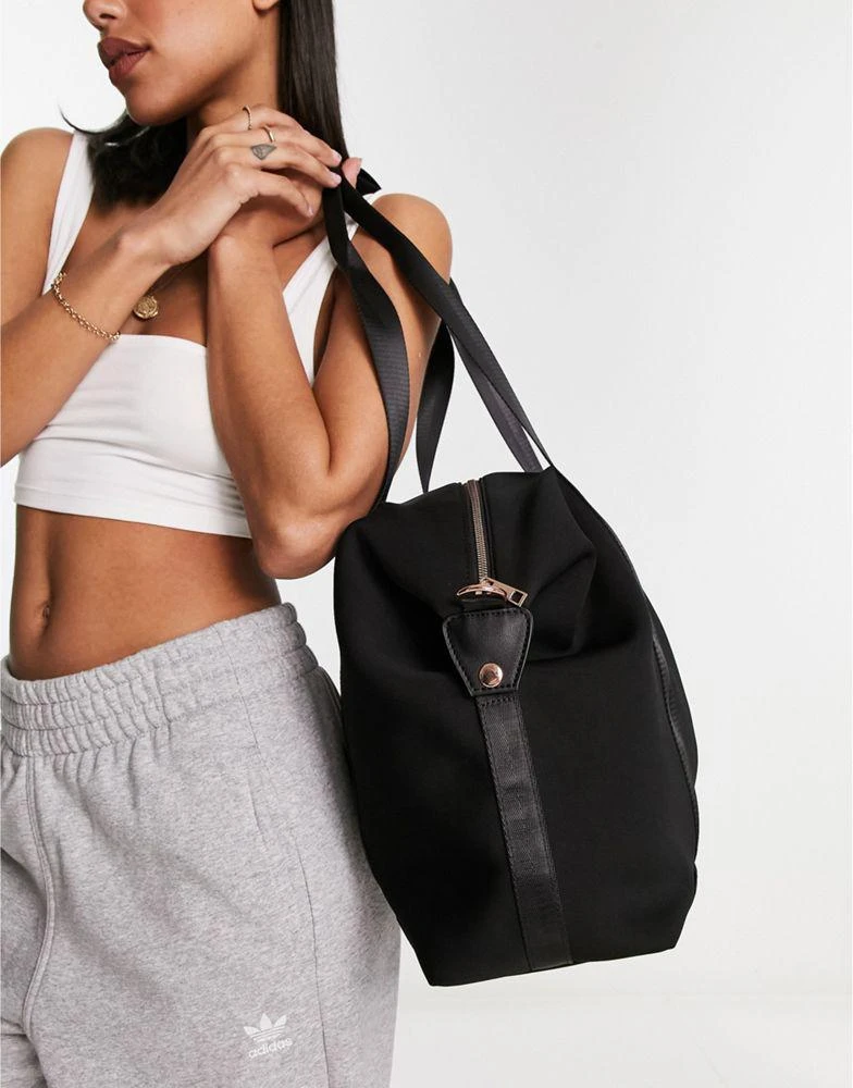 ASOS ASOS DESIGN scuba holdall weekend bag in black 2
