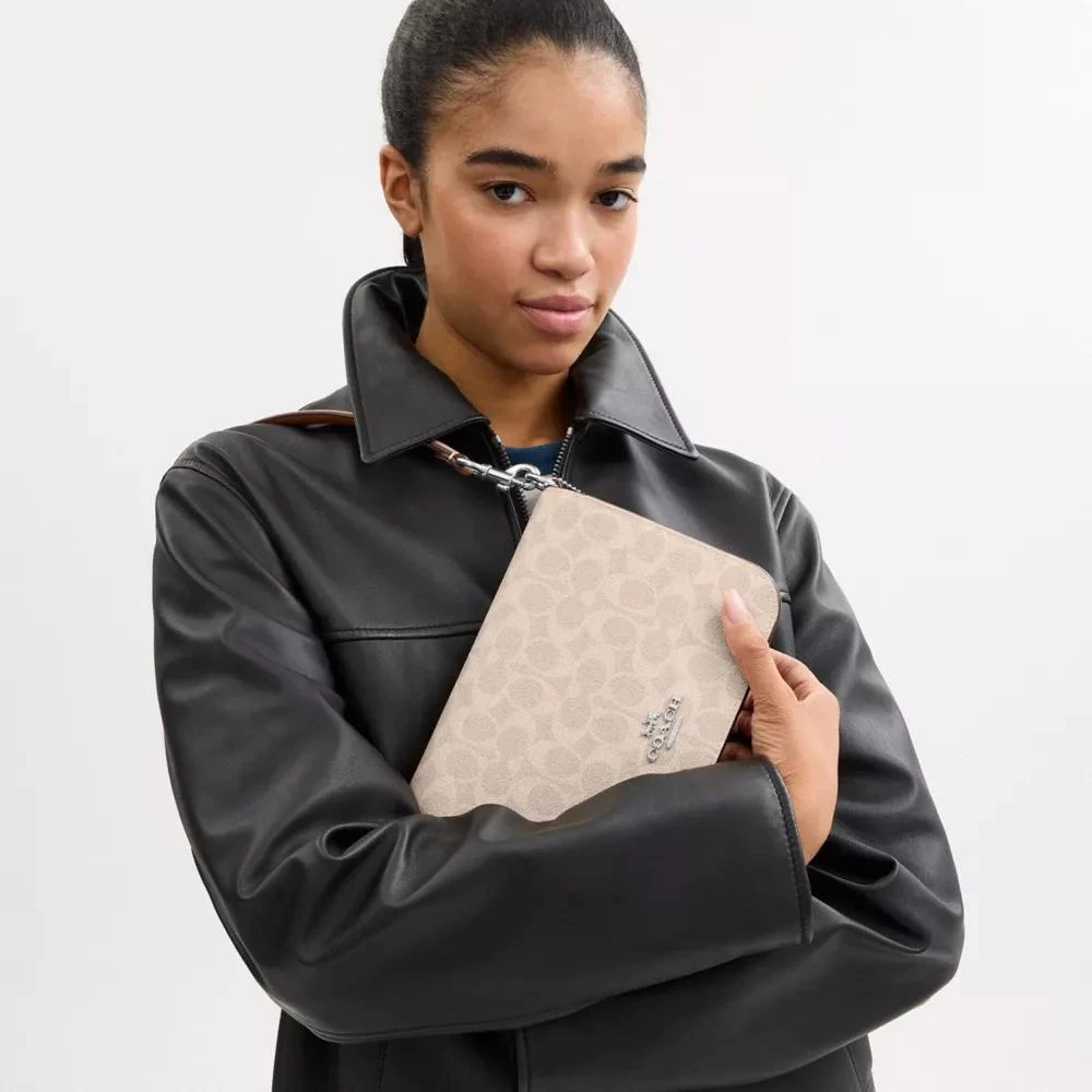 Coach Quinn Bag In Signature Canvas 3