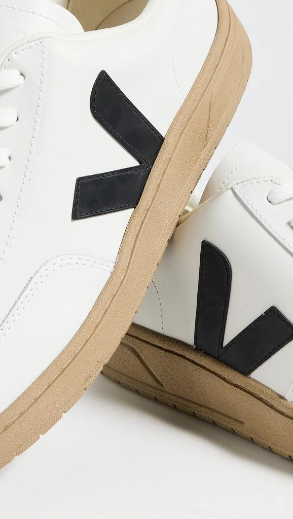 Veja V-12 Sneakers 4