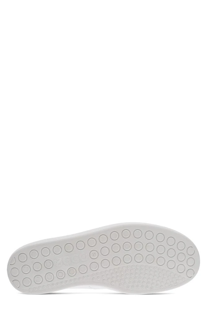 ECCO Soft Classic Leather Sneaker 5