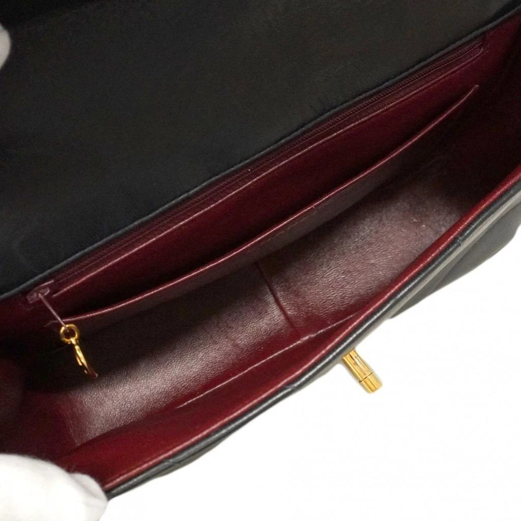 Chanel Leather Handbag (Pre-Owned) 4