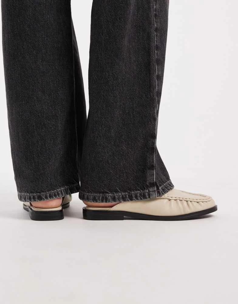 Schuh Schuh Leeds rouched mule loafer in white leather 4