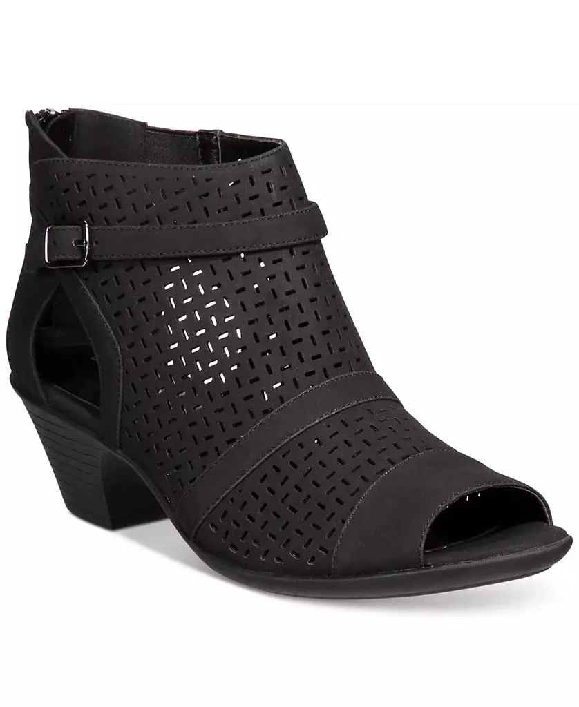 Easy Street Carrigan Sandals 1