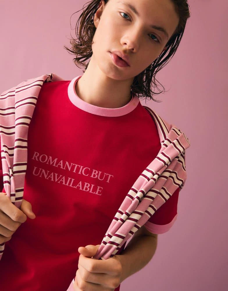 Bershka Bershka Contrast print short sleeve t-shirt in red 4