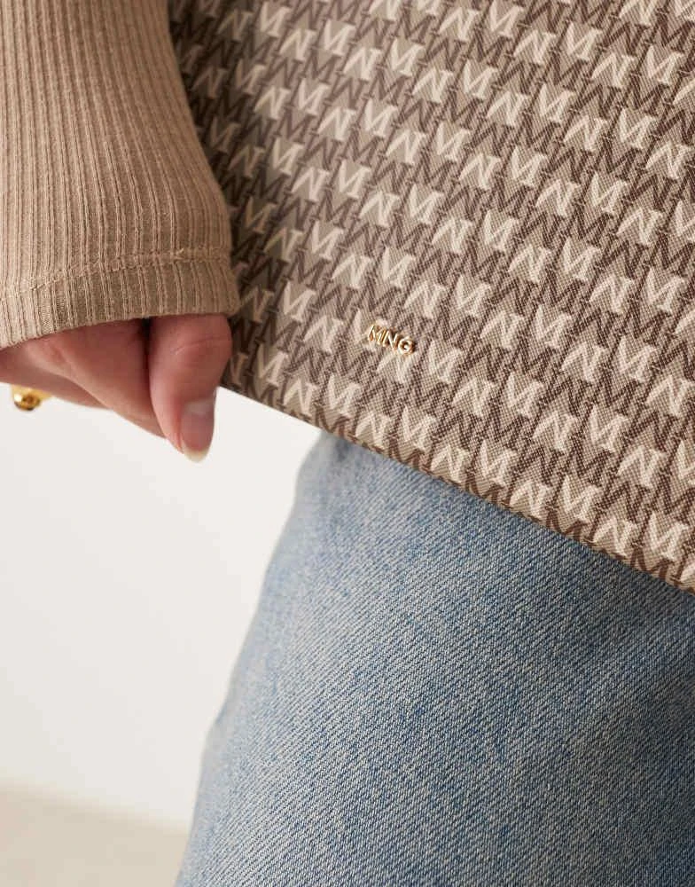 Mango Mango laptop case in monogram 4