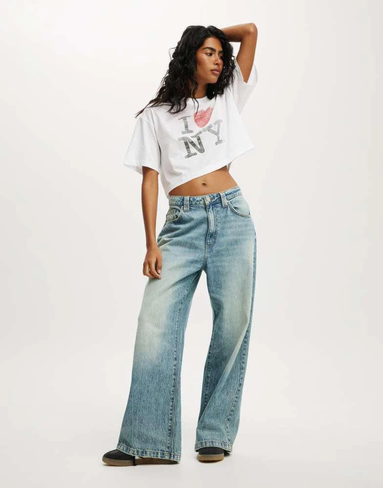 Cotton:On Cotton On Lcn cropped boxy graphic tee in white 4