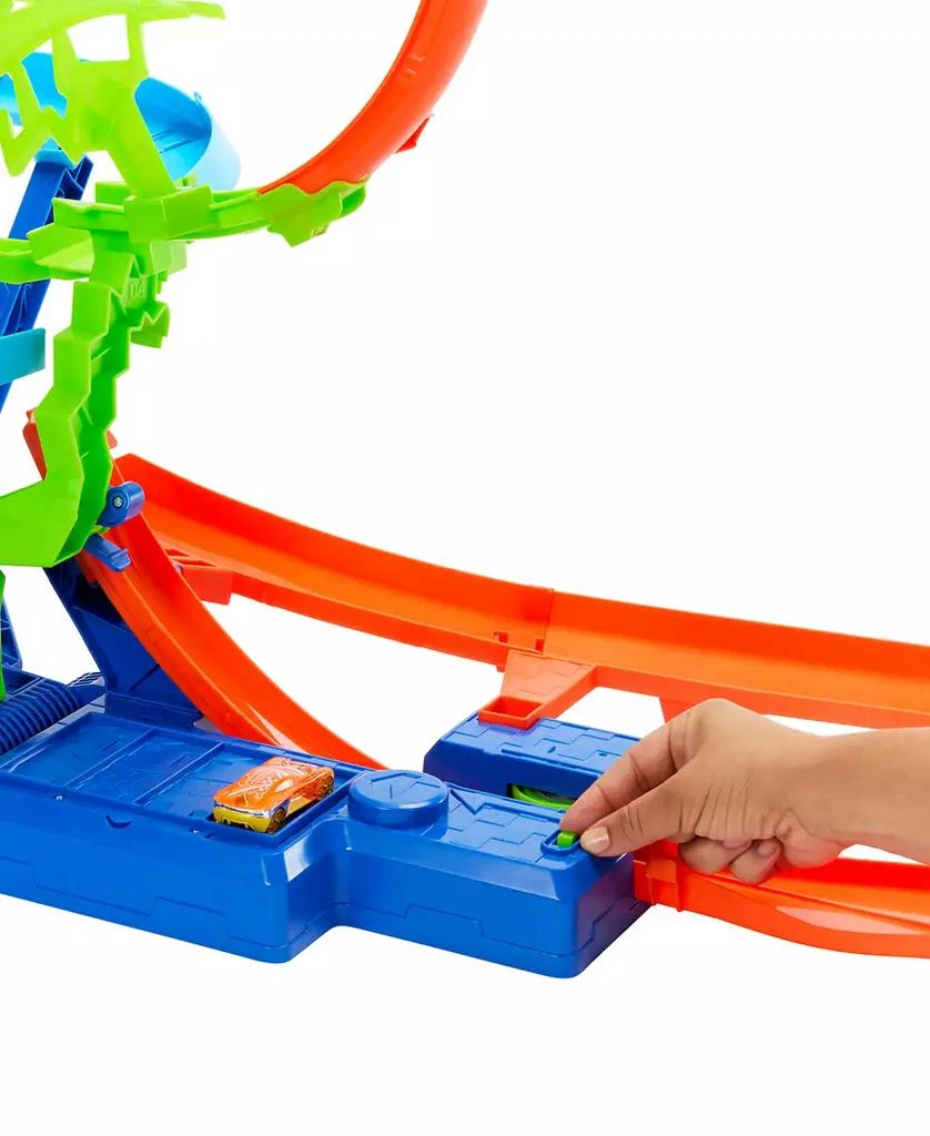 Hot Wheels Stunt Tracks Mid-Air Crash Playset and Car 6