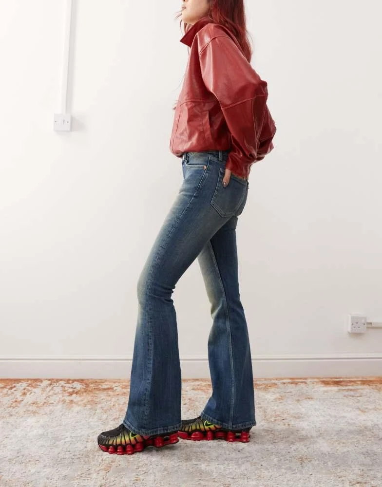Weekday Weekday Flame low waist flared jeans in gasoline blue 3
