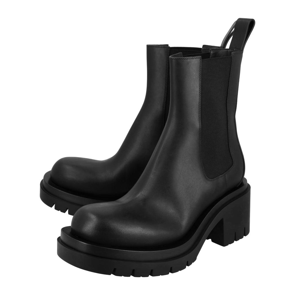 Bottega Veneta Bottega Veneta Lug Boot in Calfskin in black