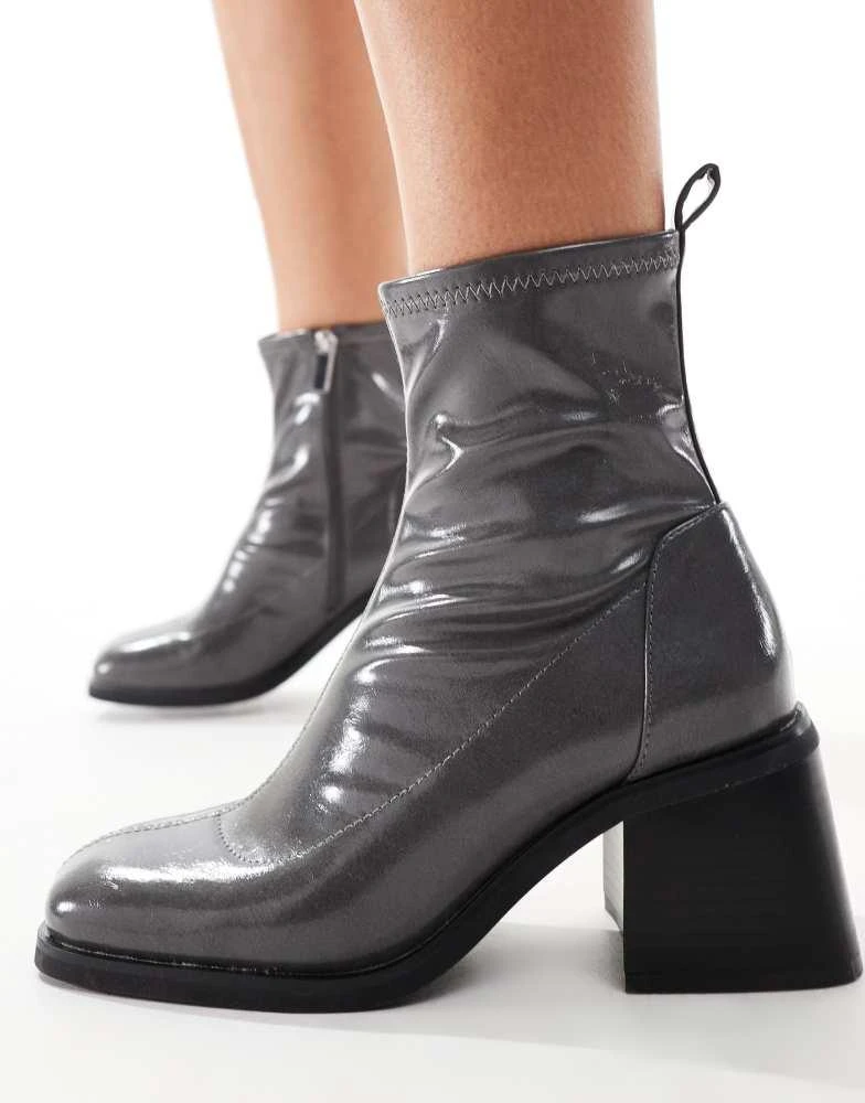 Schuh schuh Briony block heeled ankle boots in grey 2