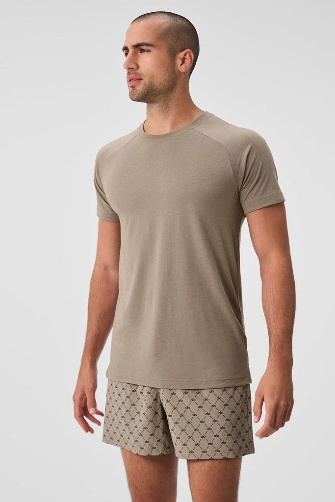 Alo Triumph Raglan Tee - Gravel 1