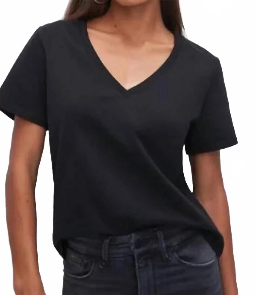 Good American Cotton Classic V Neck Tee In Black 1