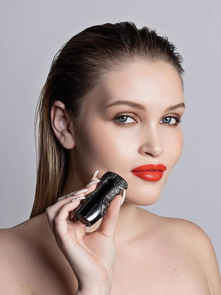 Valde Soar Storybook Armor Curiosity 2-Piece Lipstick 
Case Set 6