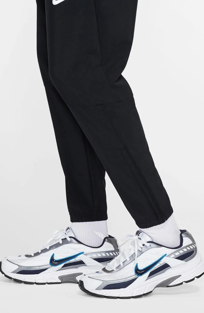 NIKE Initiator Running Shoe 8