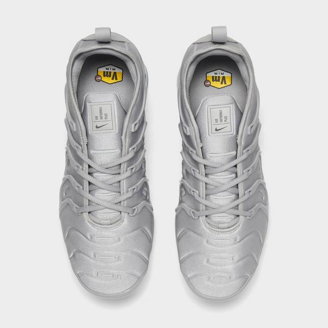 air vapormax plus triple grey
