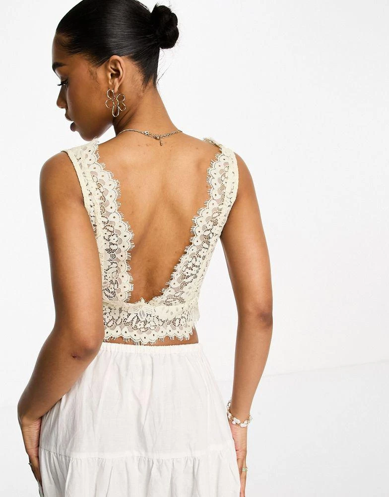 Stradivarius Stradivarius broderie bralette in floral print 2