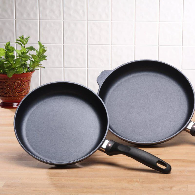 Swiss Diamond 2 Piece Nonstick Fry Pan Set, 9.5 and 11 Inch 2