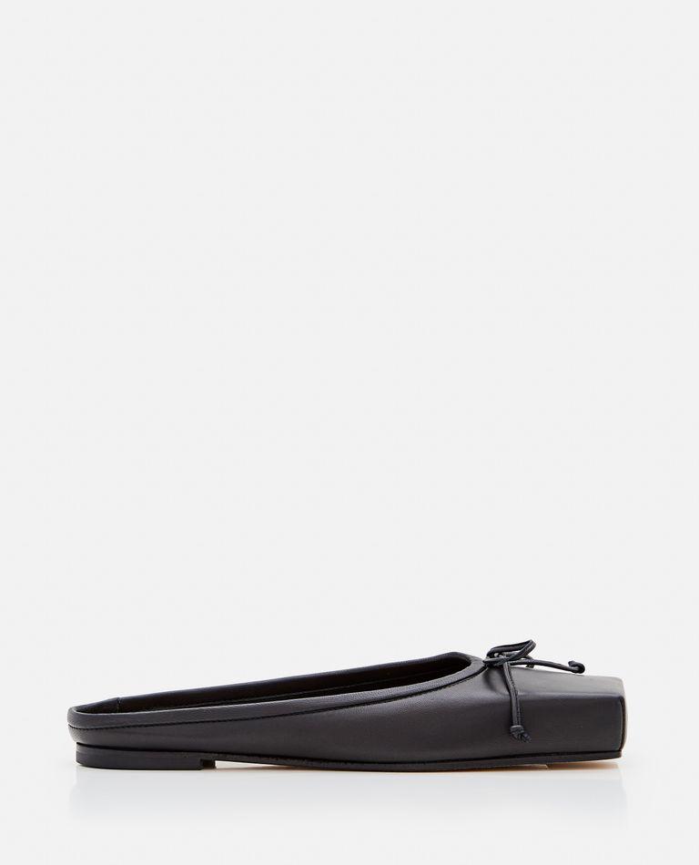 サンダル・ミュール JACQUEMUS LES MULES PLATES SABOT BALLET FLATS Les Mules Plates ballet flats in white - Jacquemus | Mytheresa
