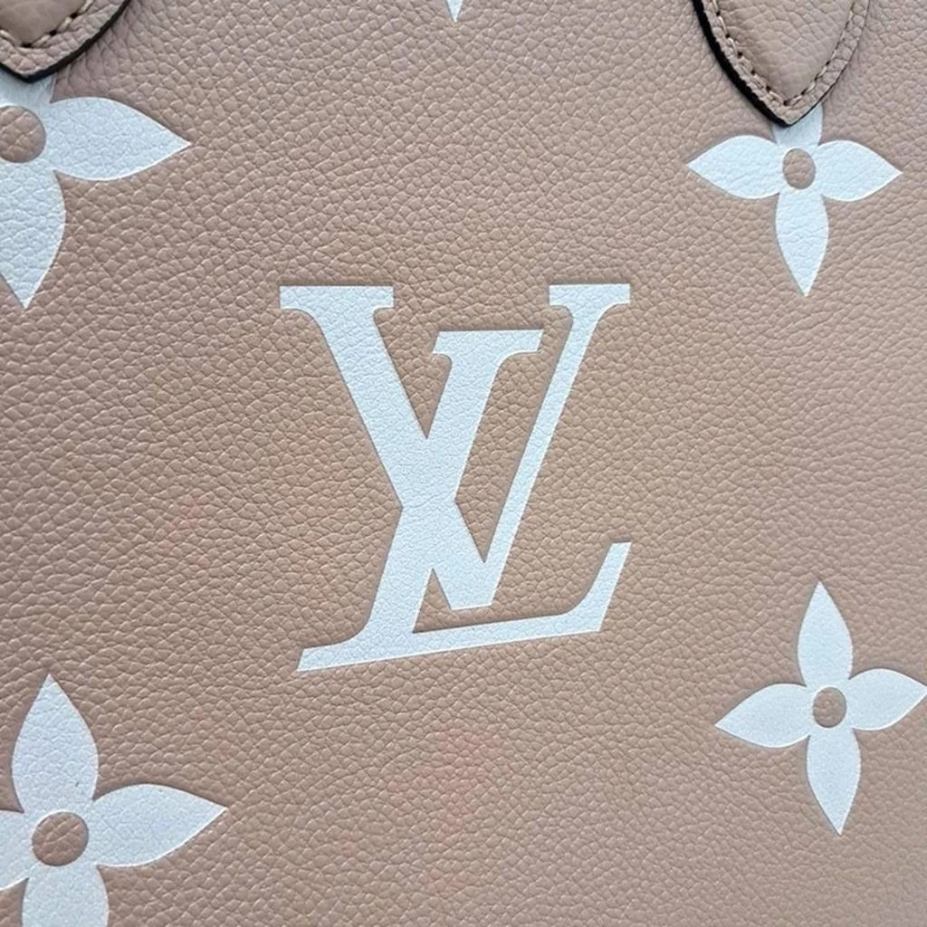 Louis Vuitton Louis Vuitton Beige/Ivory Monogram Empreinte Leather Onthego MM Tote Bag 6