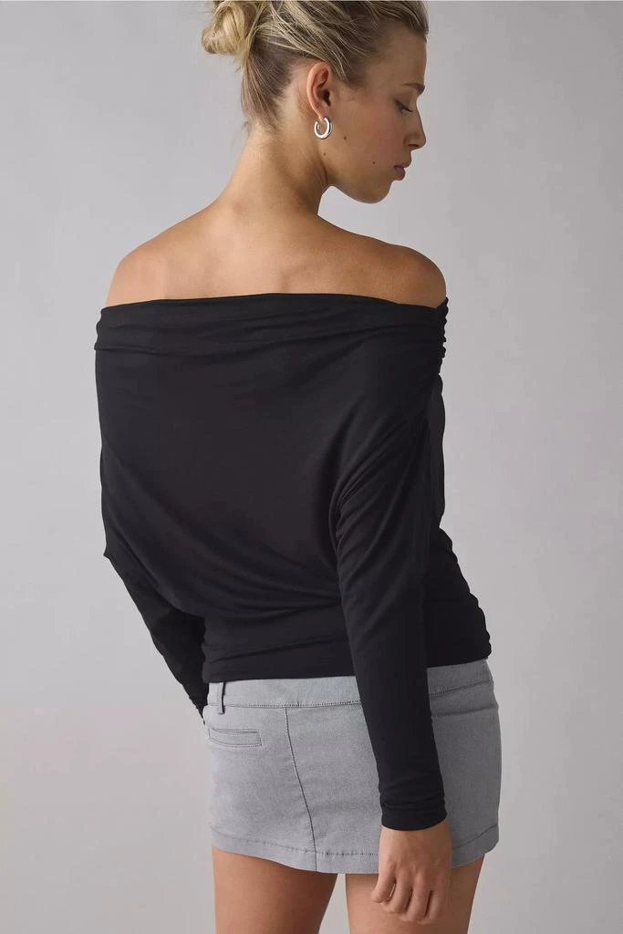 Urban Outfitters UO Elena Long Sleeve Ruched Off-The-Shoulder Top 4