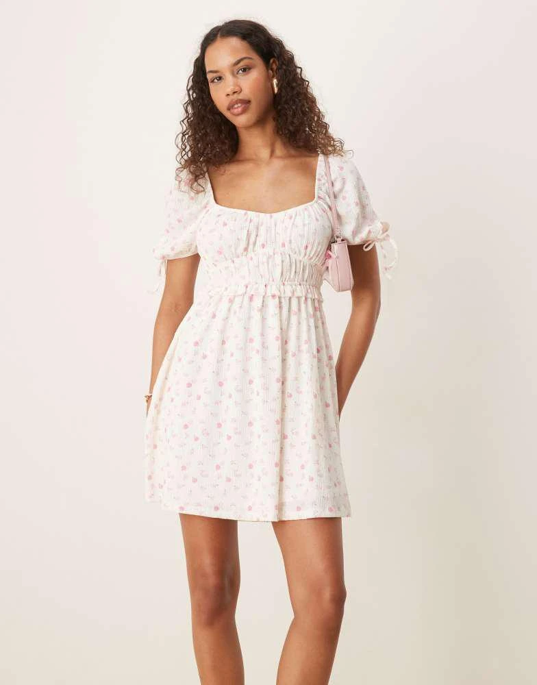 GINA TRICOT Gina Tricot puff short sleeve mini dress in pink ditsy - Dresses & Skirts - BeyondStyle GINA TRICOT Gina Tricot puff short sleeve mini dress in pink ditsy - Dresses & Skirts - BeyondStyle