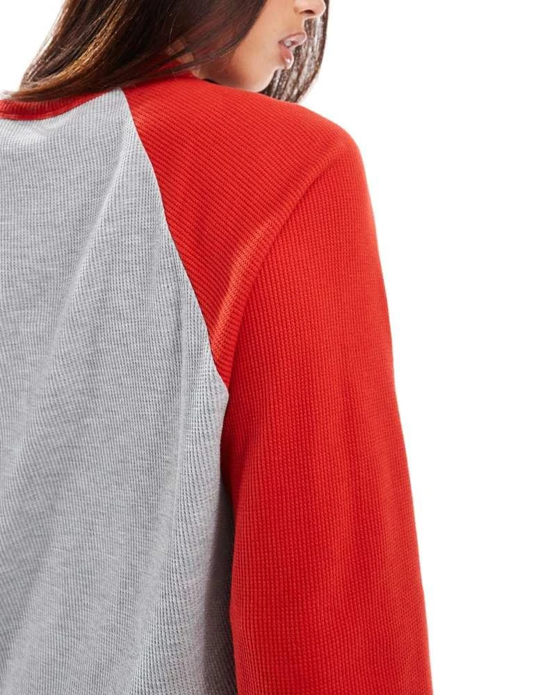 ASOS ASOS DESIGN raglan long sleeve top in waffle in grey and red 3