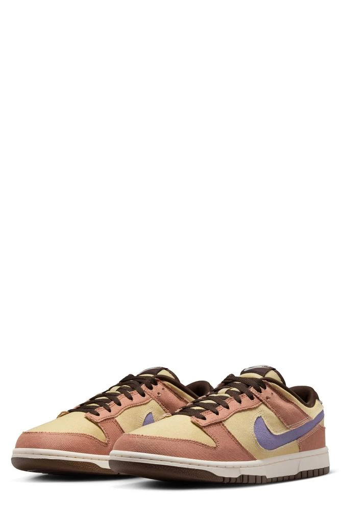 NIKE Dunk Low SE Basketball Sneaker 1