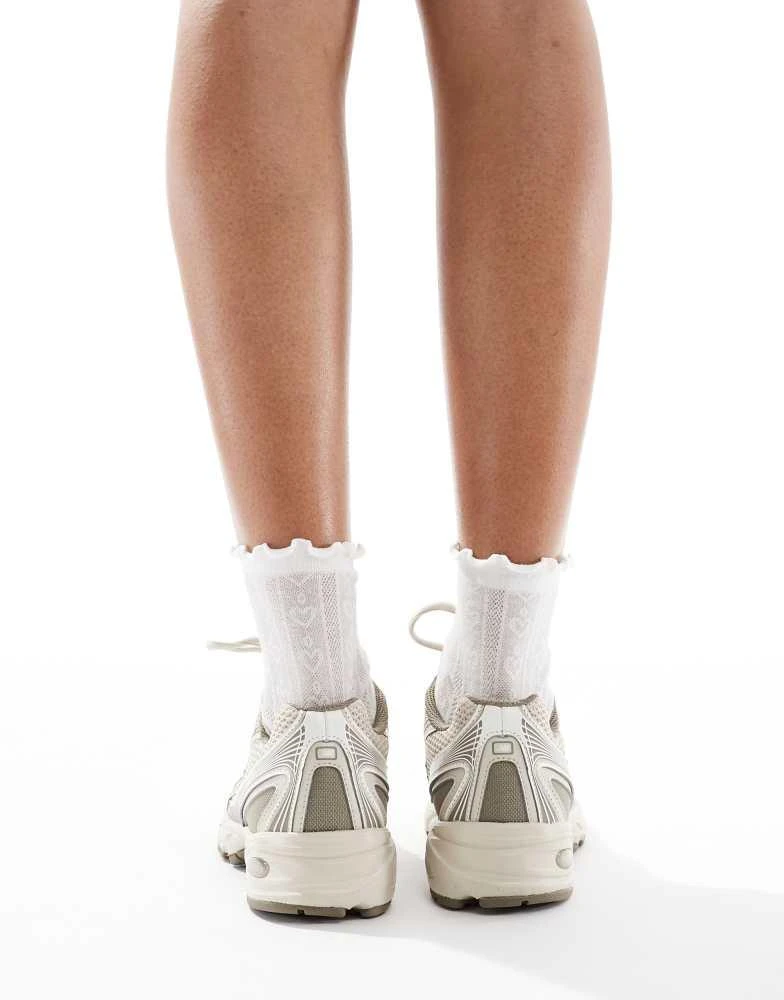 New Balance New Balance 740 trainers in beige Exclusive to ASOS 2
