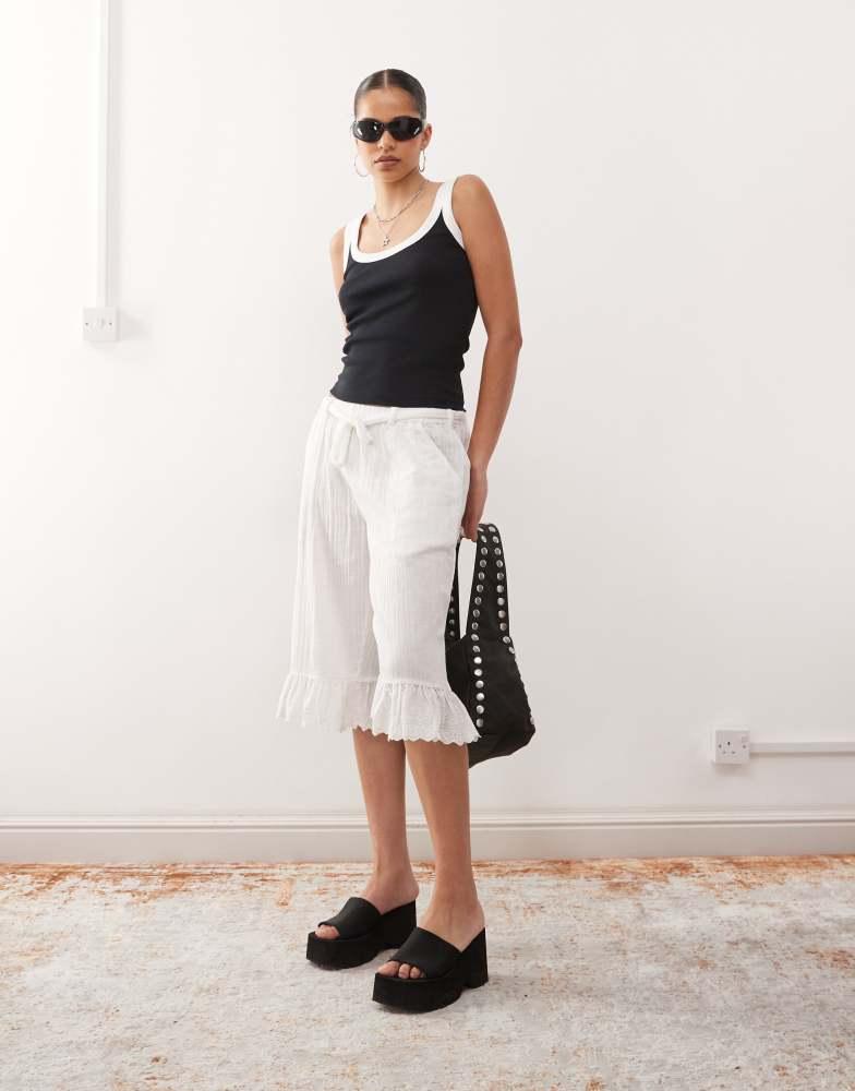 COLLUSION COLLUSION ruffle hem cropped trouser in white