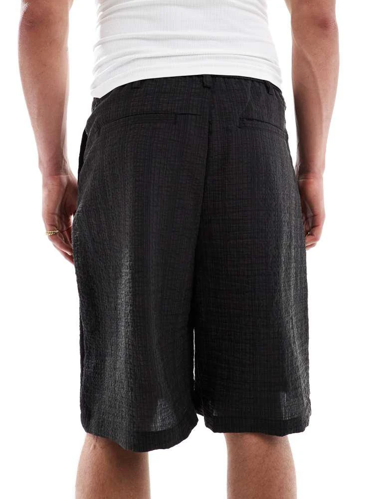 Pull&Bear Pull&Bear dart detail seersucker short co-ord in black 4