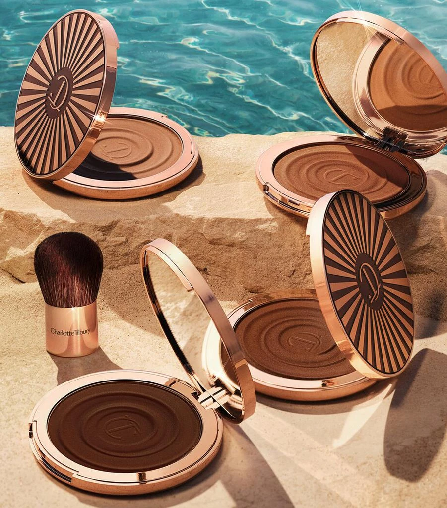 Charlotte Tilbury Beautiful Skin Bronzer Brush 2