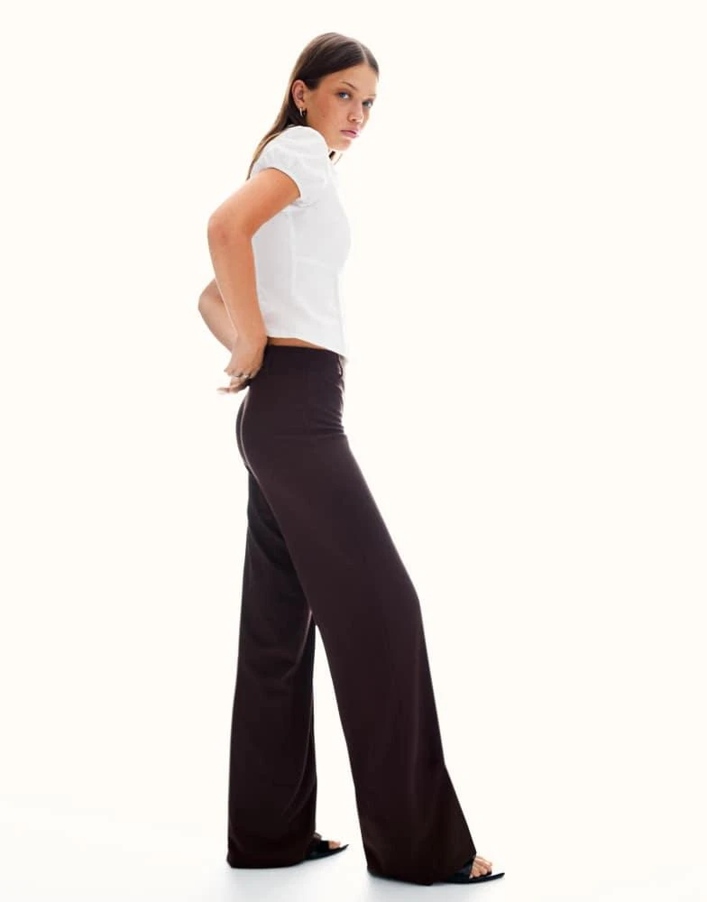 Bershka Bershka Petite wide-leg trousers in brown