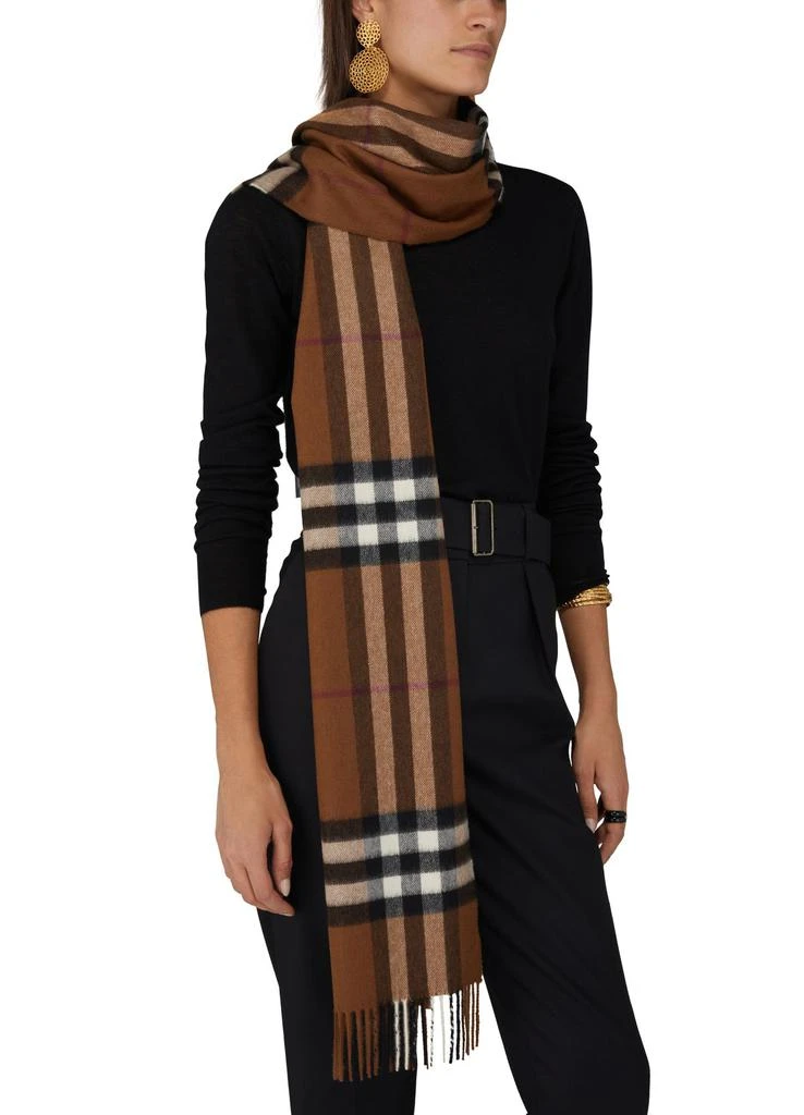 Burberry Big scarf 2