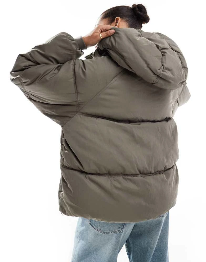 Pull&Bear Pull&Bear padded puffer jacket with hood in taupe grey 4