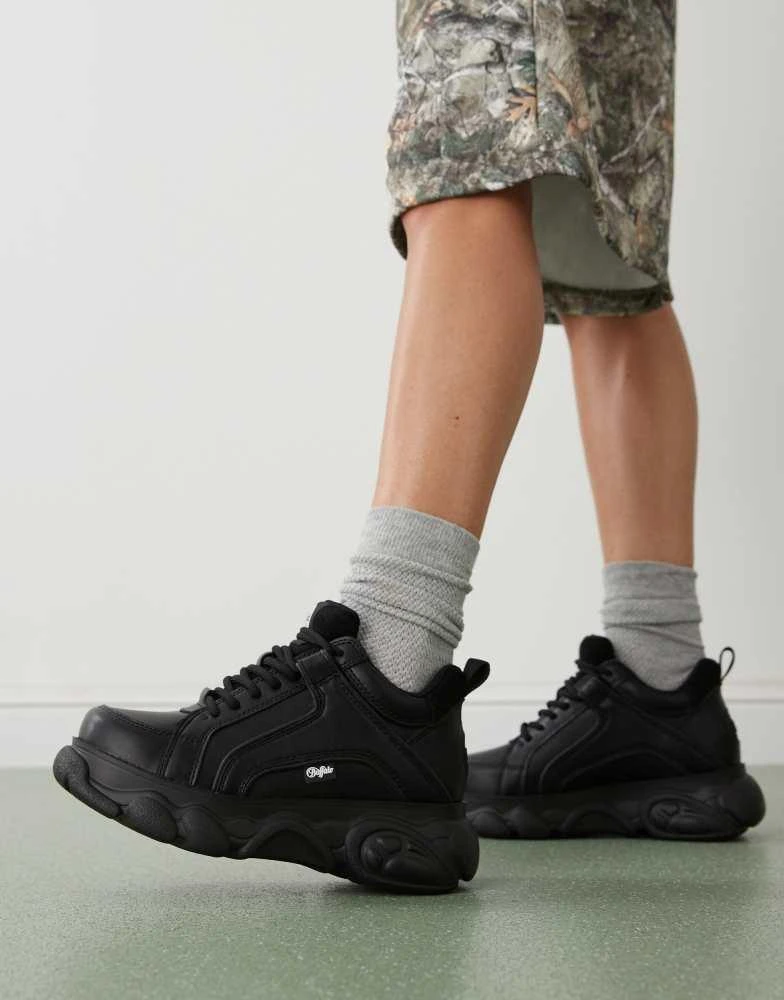 Buffalo Buffalo chunky trainer in black 1