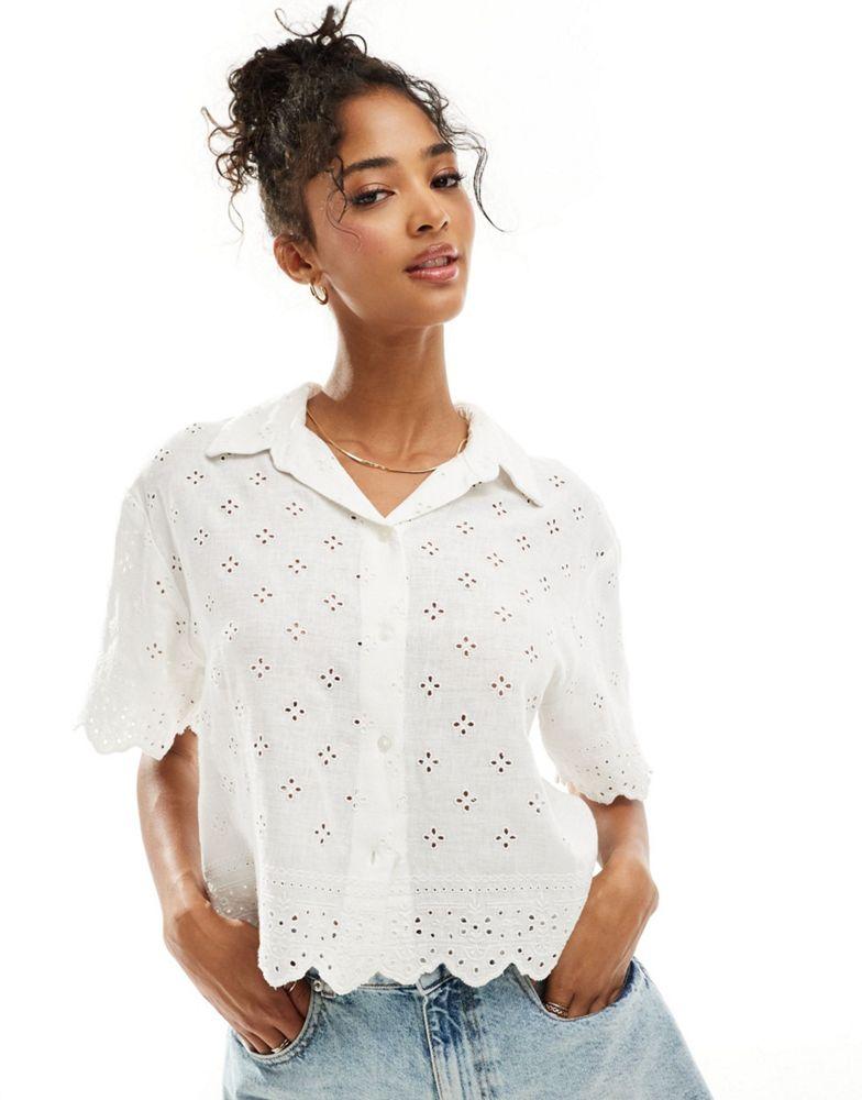 Abercrombie & Fitch Abercrombie & Fitch short sleeve scallop shirt in white