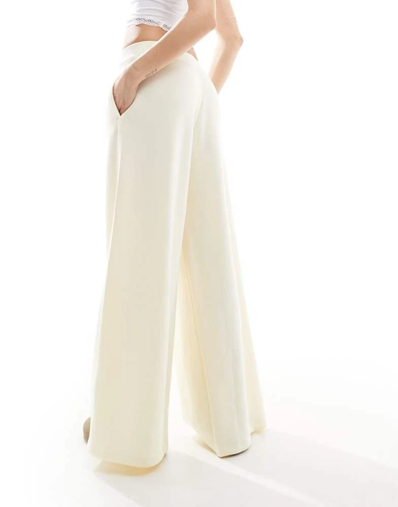 Bershka Bershka wide leg jogger in butter yellow 5