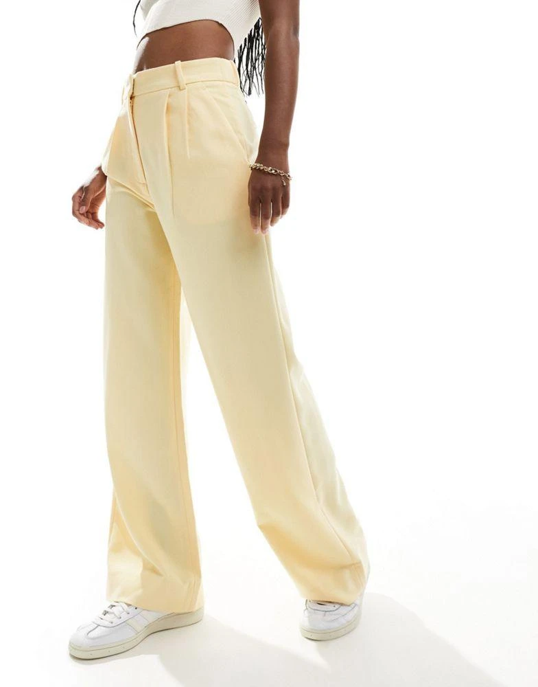 Abercrombie & Fitch Abercrombie & Fitch Sloane tailored trouser in yellow 1