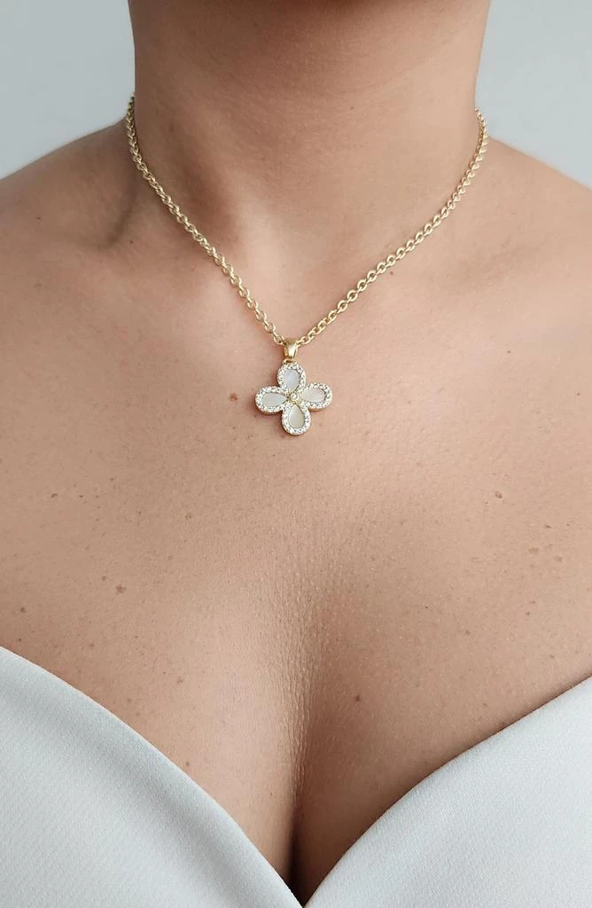 ADORNIA Mother of Pearl Clover Pendant Necklace 2