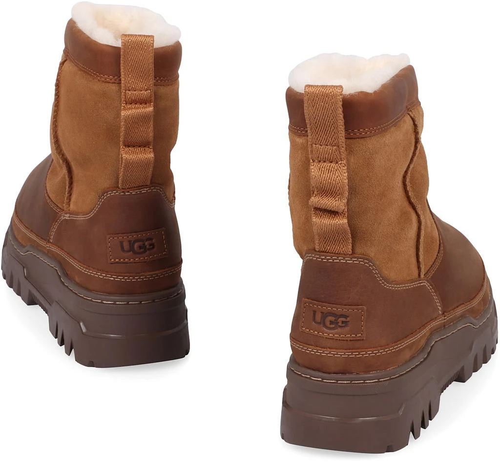 UGG Heritage Pull-on Trailgaze Boots 4