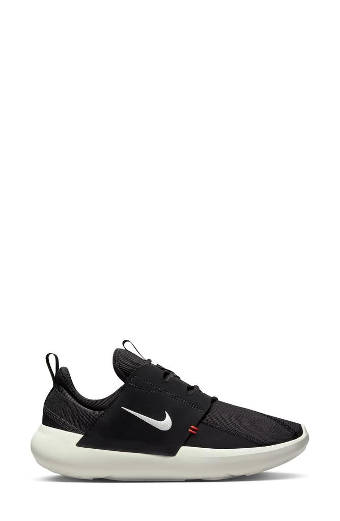 NIKE E-Series AD Shoe 3