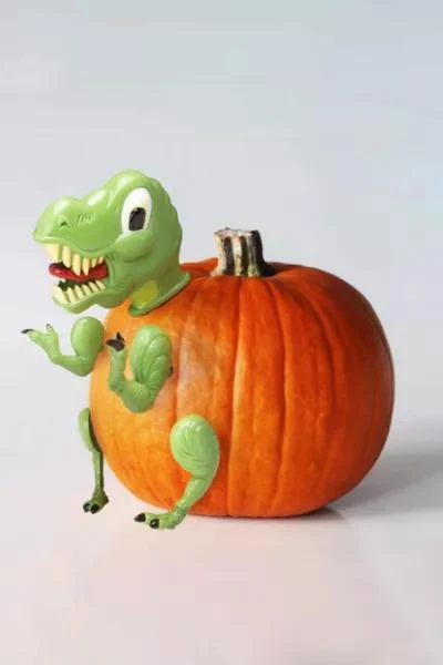 Urban Outfitters Halloween T-Rex Dinosaur Pumpkin Decorating Kit 1