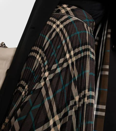 Burberry Pleated checked midi skirt 5