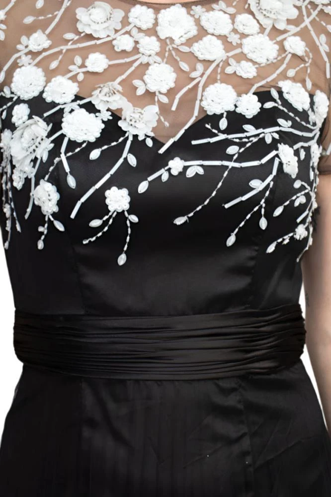 TRUEDAMES Crew Neck Short Sleeve Embellished Mesh Gown 4