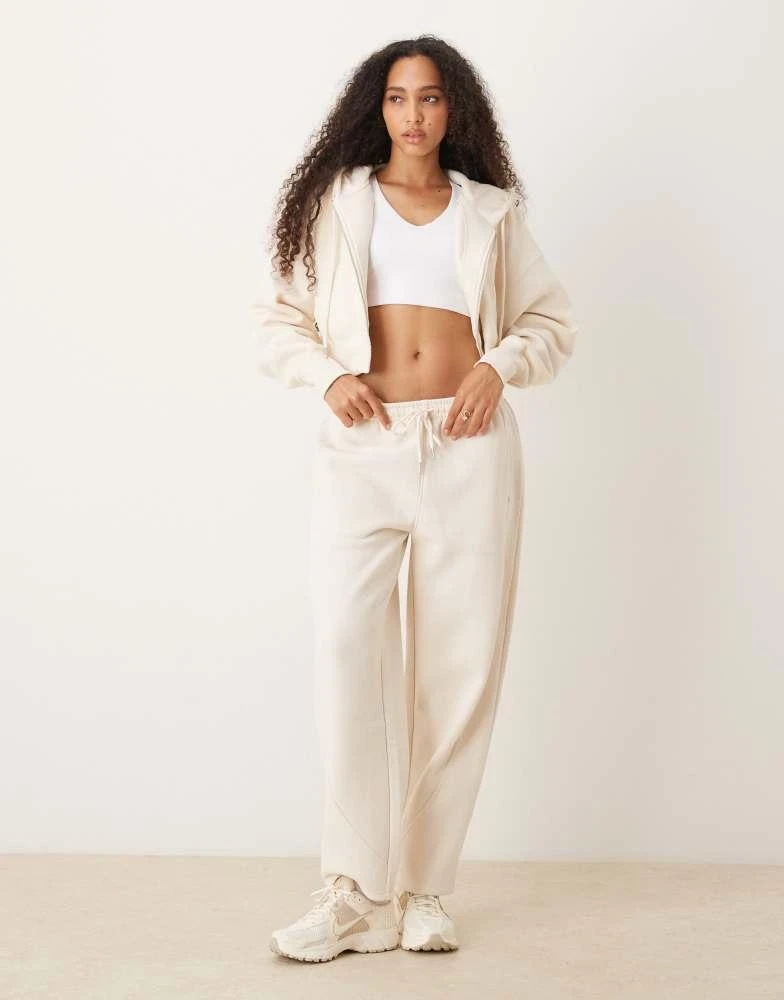 Cotton:On Cotton On Plush boxy cropped zip through in white 3
