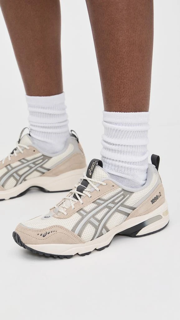 Asics GEL-1090v2 Unisex Sneakers 2
